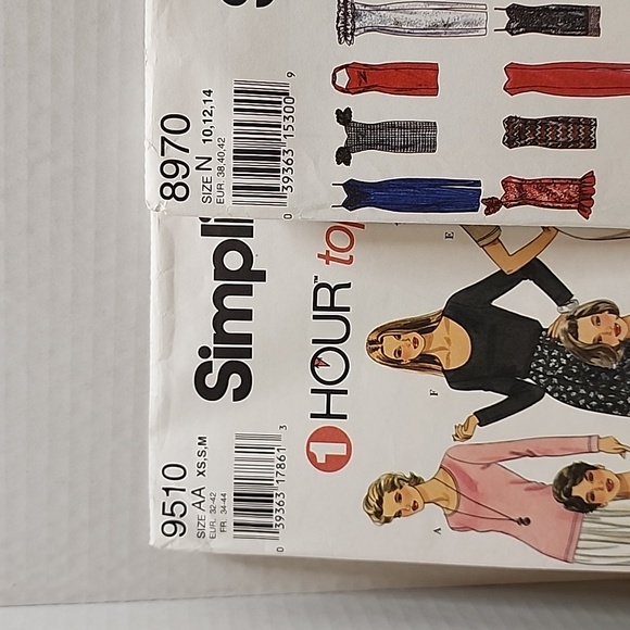 Simplicity Sewing Patterns LOT of 4 - Picture 2 of 3
